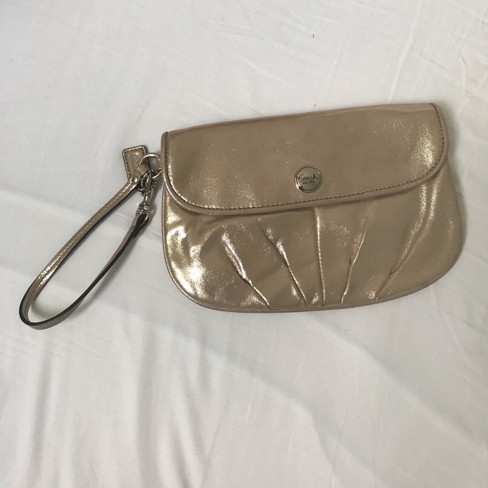 Coach clutch/wristlet